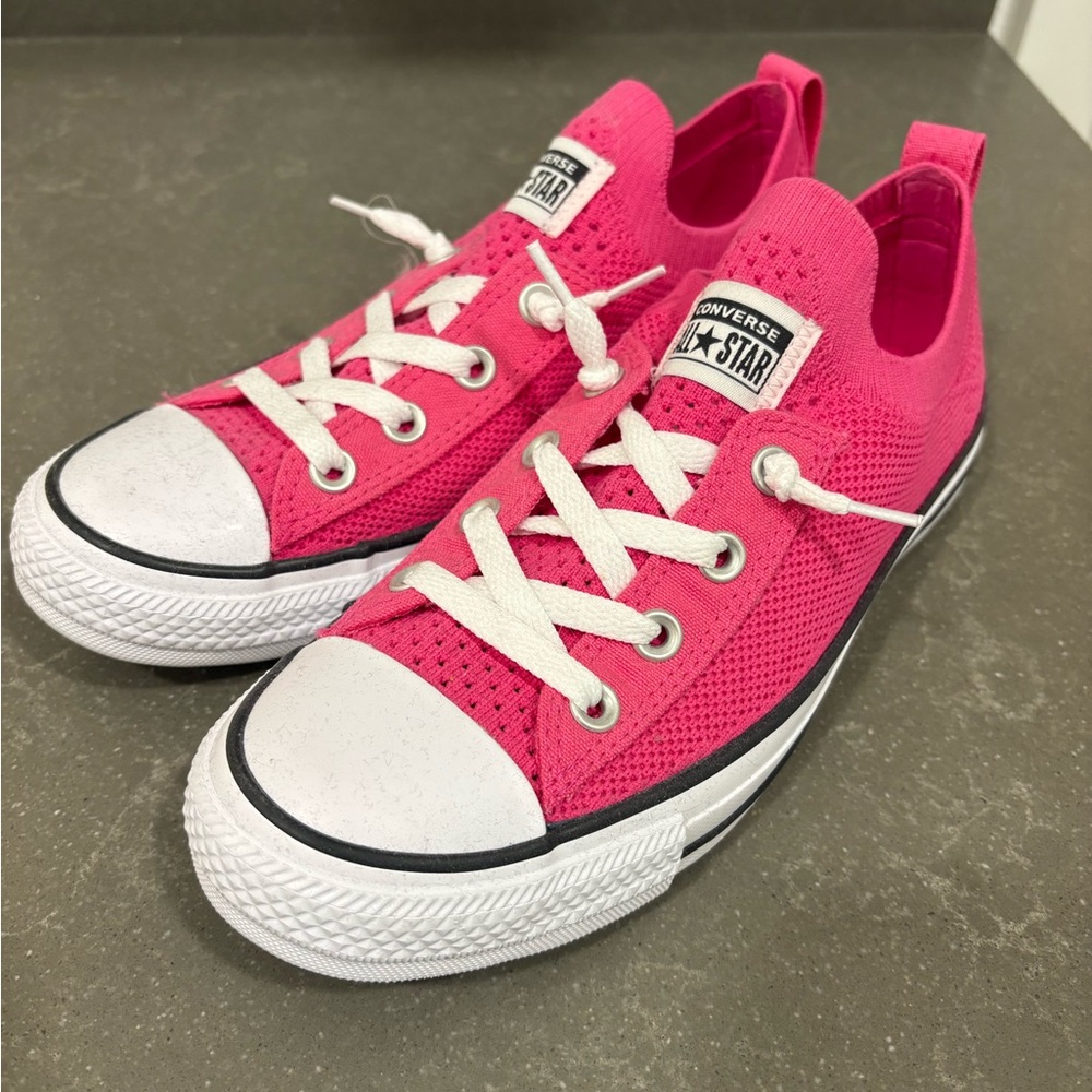 Converse Women’s Fuchsia Sneakers